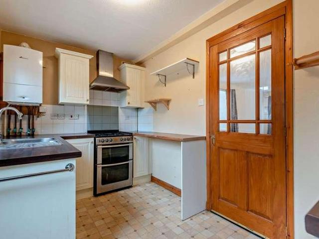2 bed house for sale
