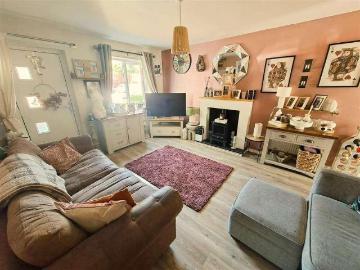 2 bed house for sale