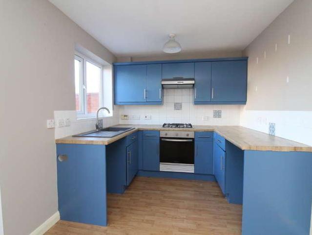 2 bed house for sale