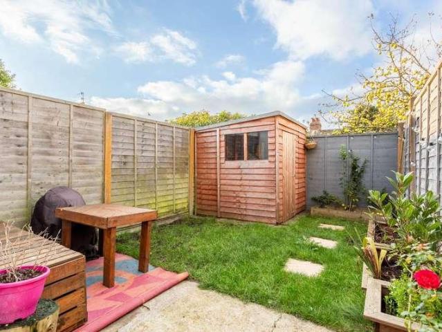 2 bed house for sale