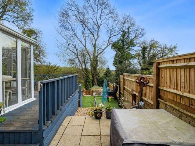 2 bed house for sale