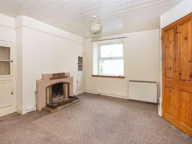 2 bed house for sale