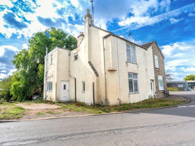 2 bed house for sale