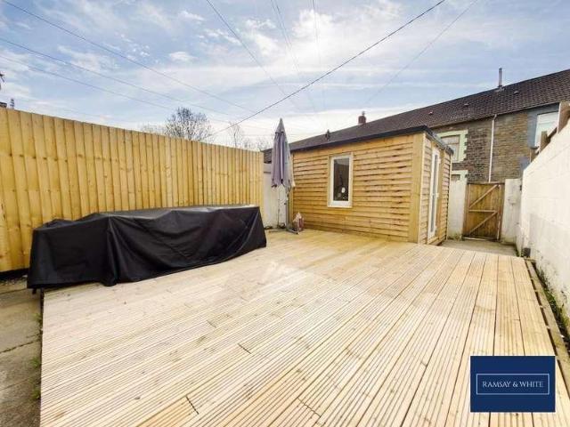 2 bed house for sale