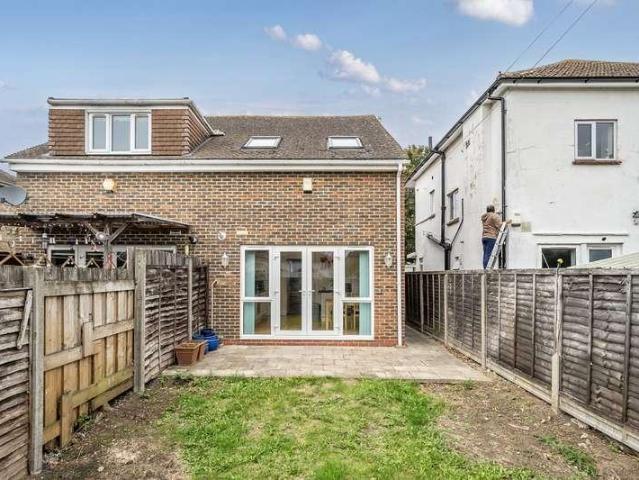 2 bed house for sale