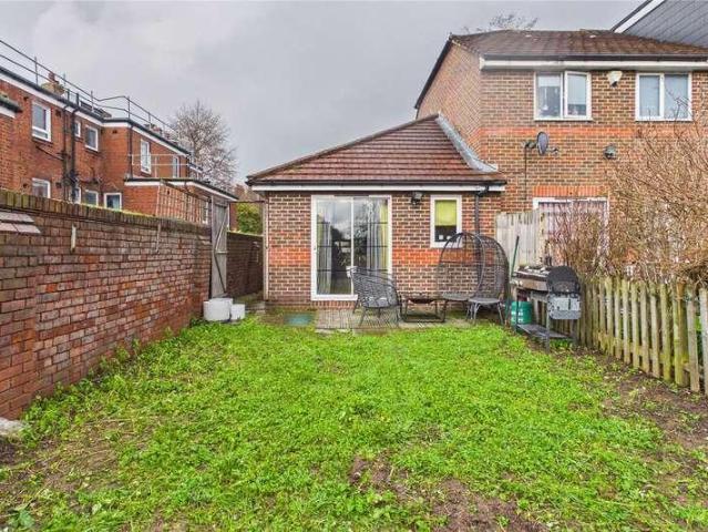2 bed house for sale