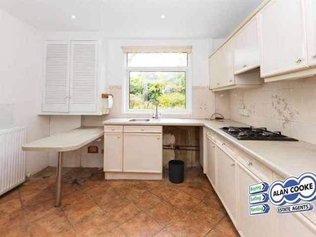 2 bed house for sale
