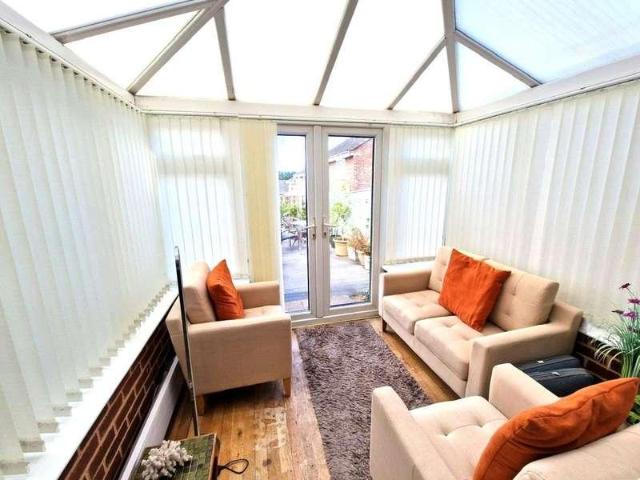 2 bed house for sale
