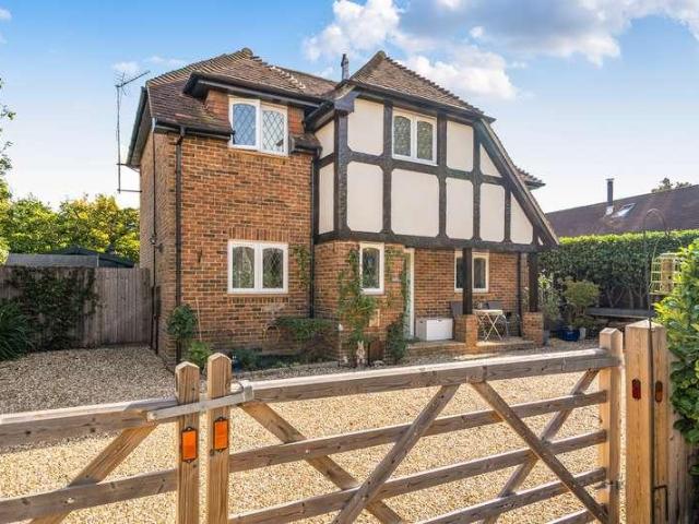 2 bed house for sale
