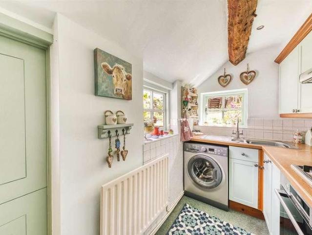 2 bed house for sale