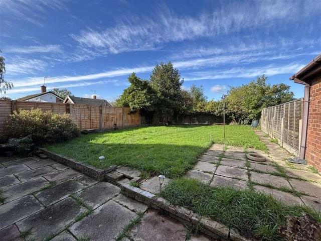 2 bed house for sale