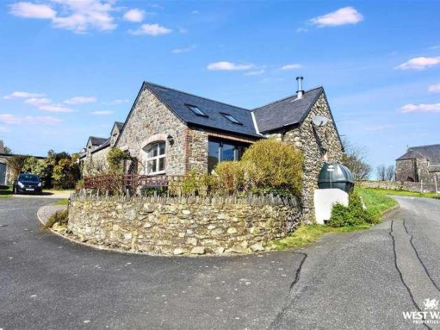 2 bed house for sale