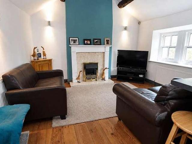2 bed house for sale