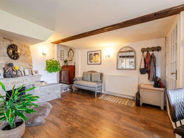 2 bed house for sale