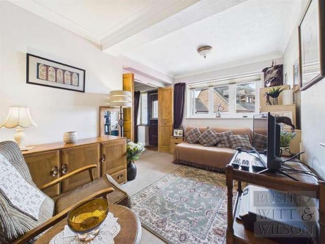 2 bed house for sale