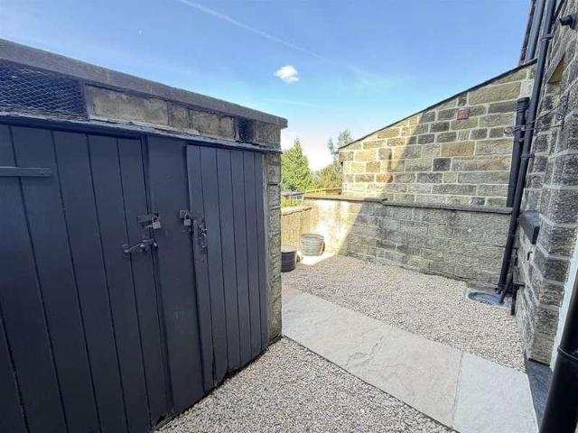 2 bed house for sale