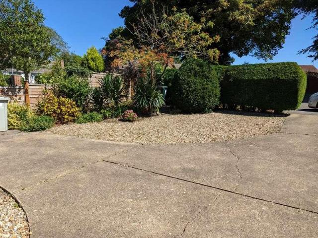 2 bed house for sale