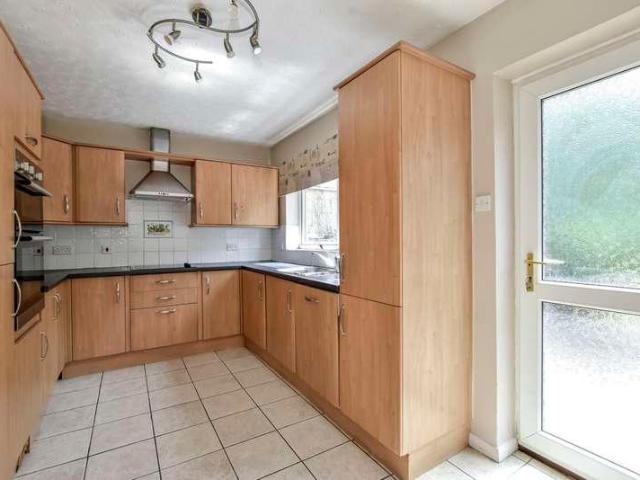 2 bed house for sale