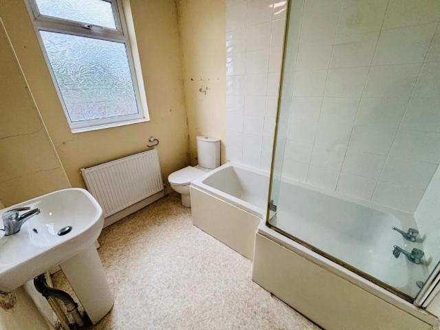 2 bed house for sale