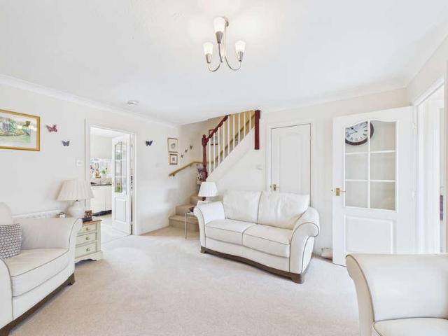 2 bed house for sale