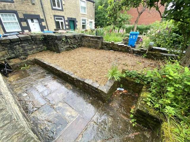 2 bed house for sale
