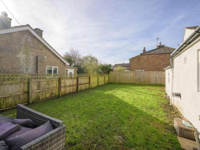2 bed house for sale