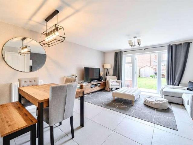 2 bed house for sale
