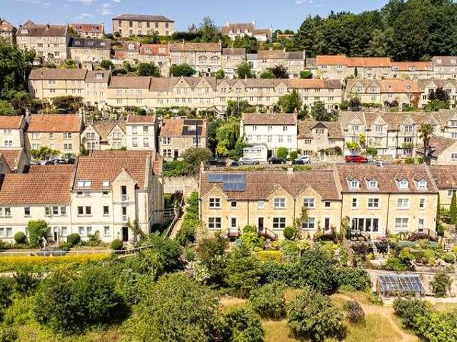 2 bed house for sale