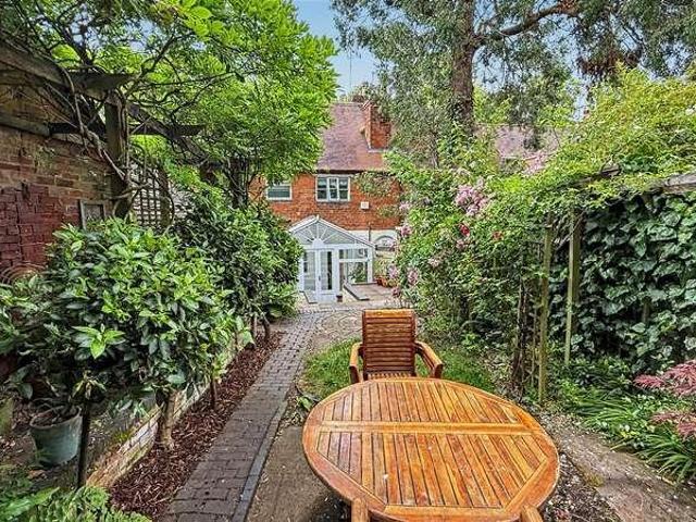 2 bed house for sale