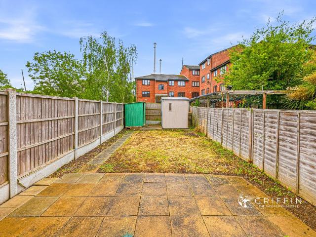 2 bed house for sale