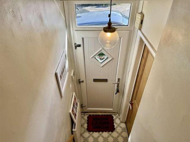 2 bed house for sale