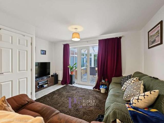 2 bed house for sale