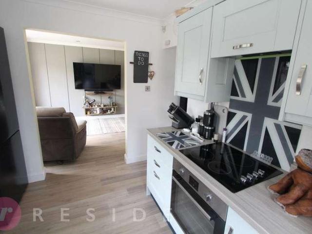 2 bed house for sale