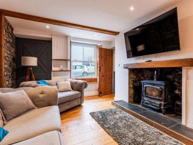 2 bed house for sale