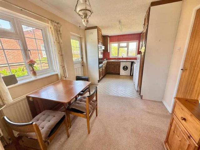 2 bed house for sale