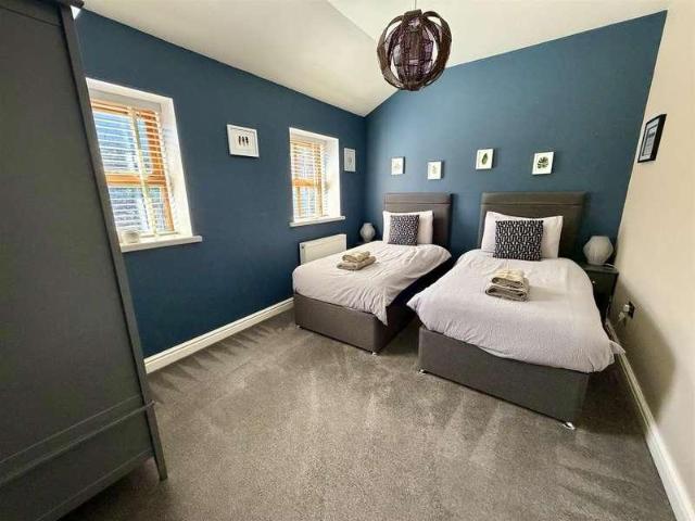 2 bed house for sale