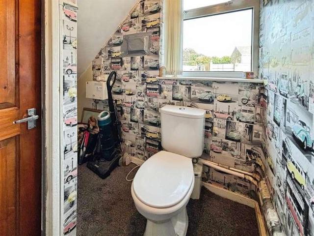 2 bed house for sale