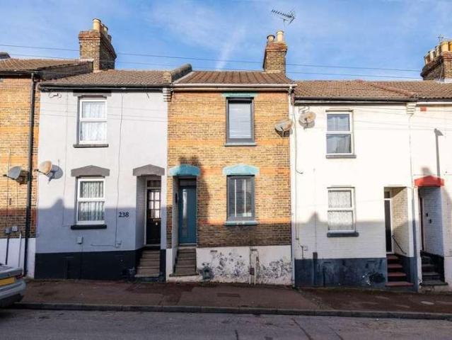 2 bed house for sale