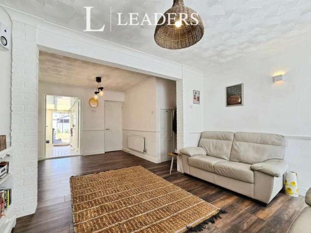 2 bed house for sale