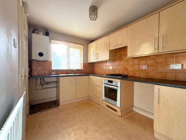 2 bed house for sale