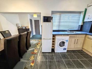 2 bed house for sale