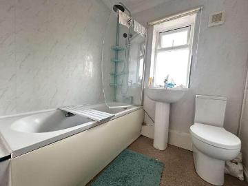 2 bed house for sale