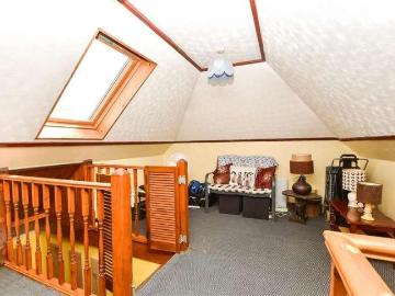 2 bed house for sale