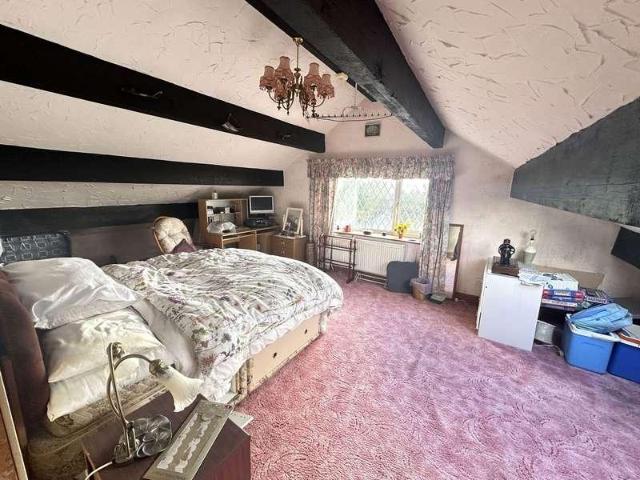 2 bed house for sale