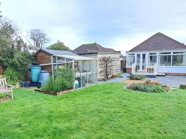 2 bed house for sale