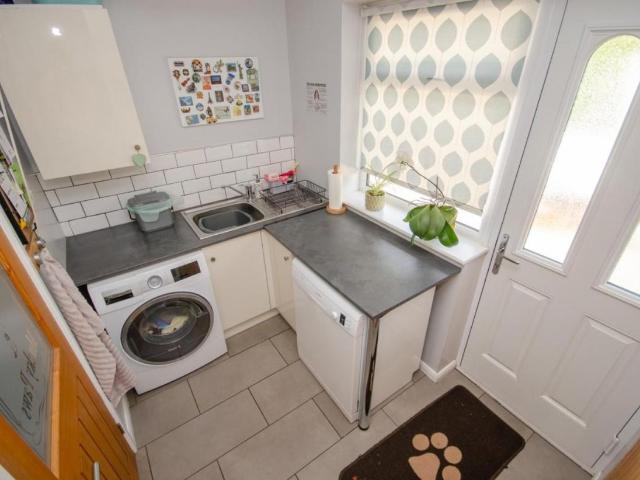 2 bed house for sale