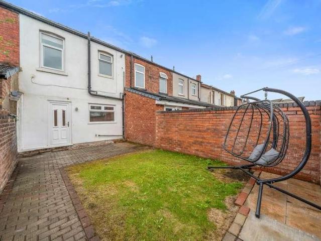 2 bed house for sale