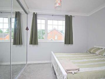 2 bed house for sale