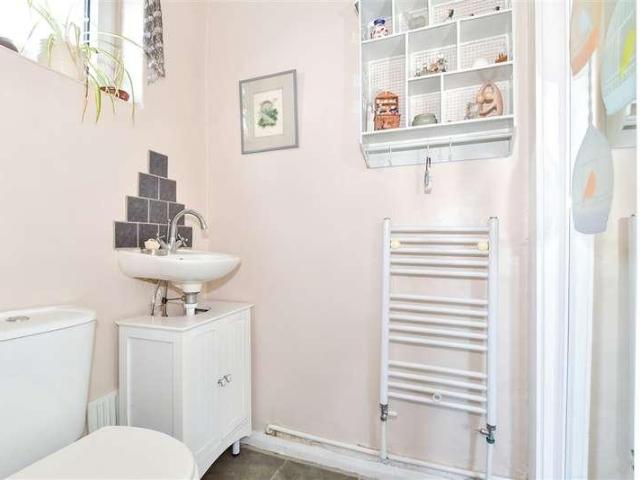 2 bed house for sale