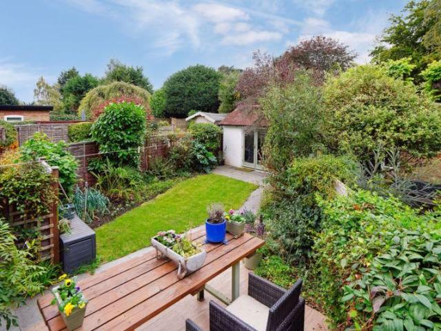 2 bed house for sale